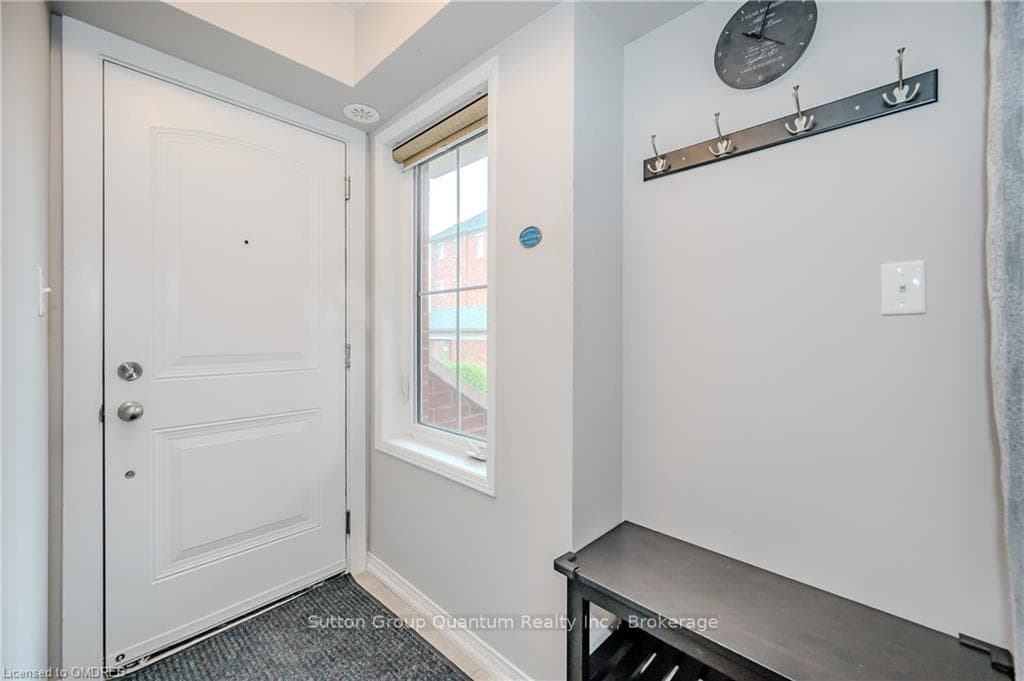 2480 POST Road Unit 12 photo 3