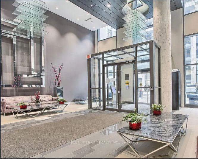 9199 Yonge Street Unit 601SE photo 17