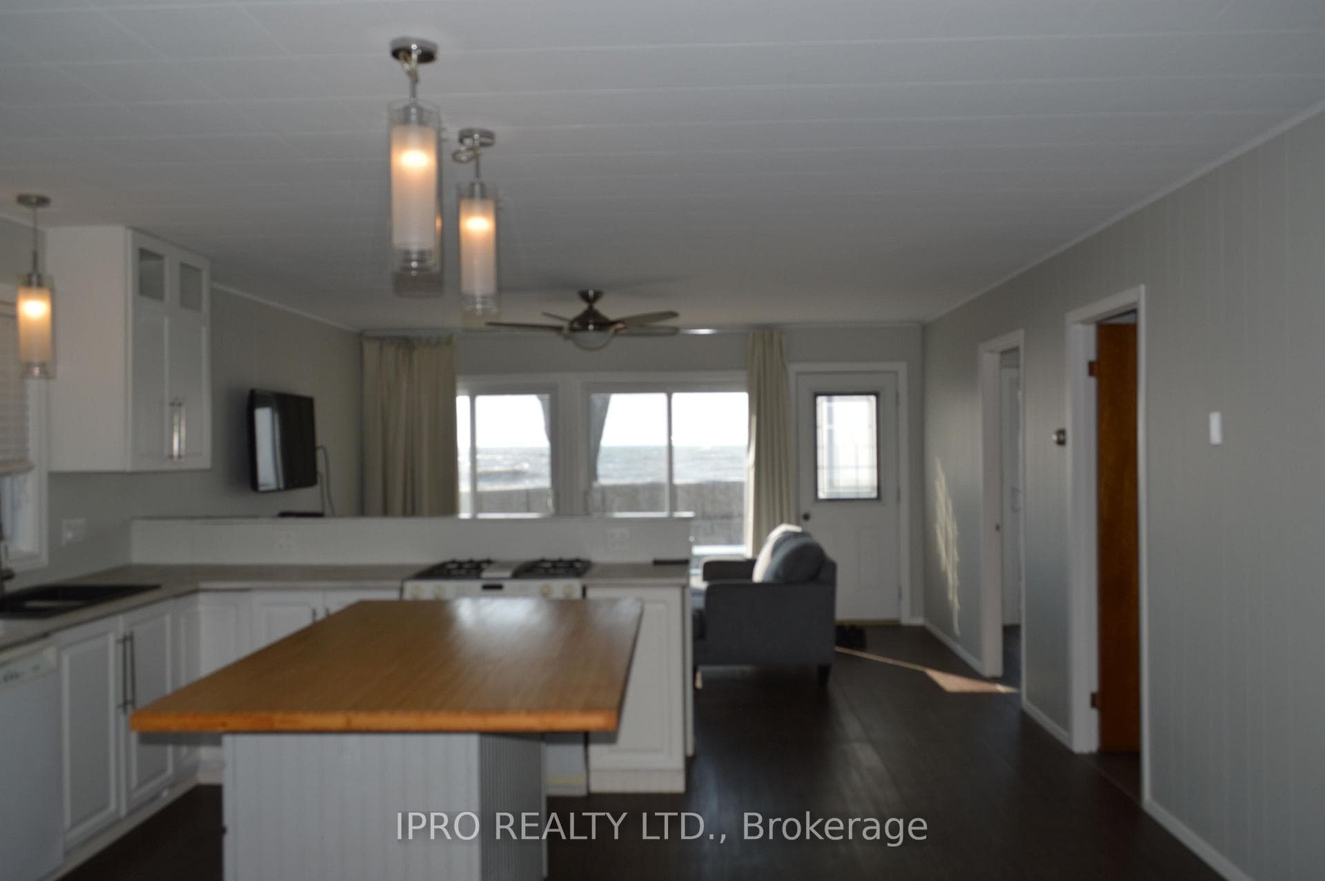18212 Erie Shore Drive photo 10