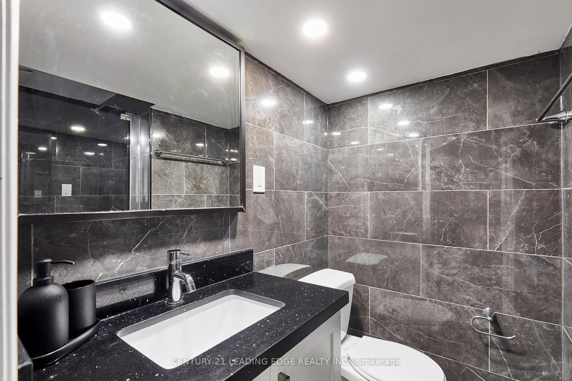 16 McCowan Road photo 33