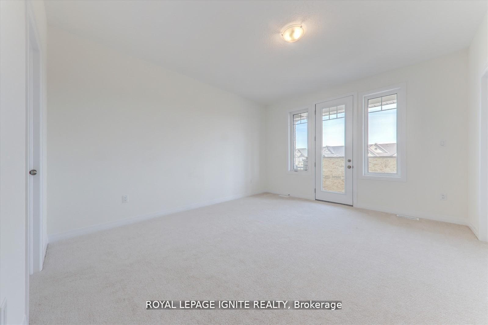 553 Hudson Crescent photo 21
