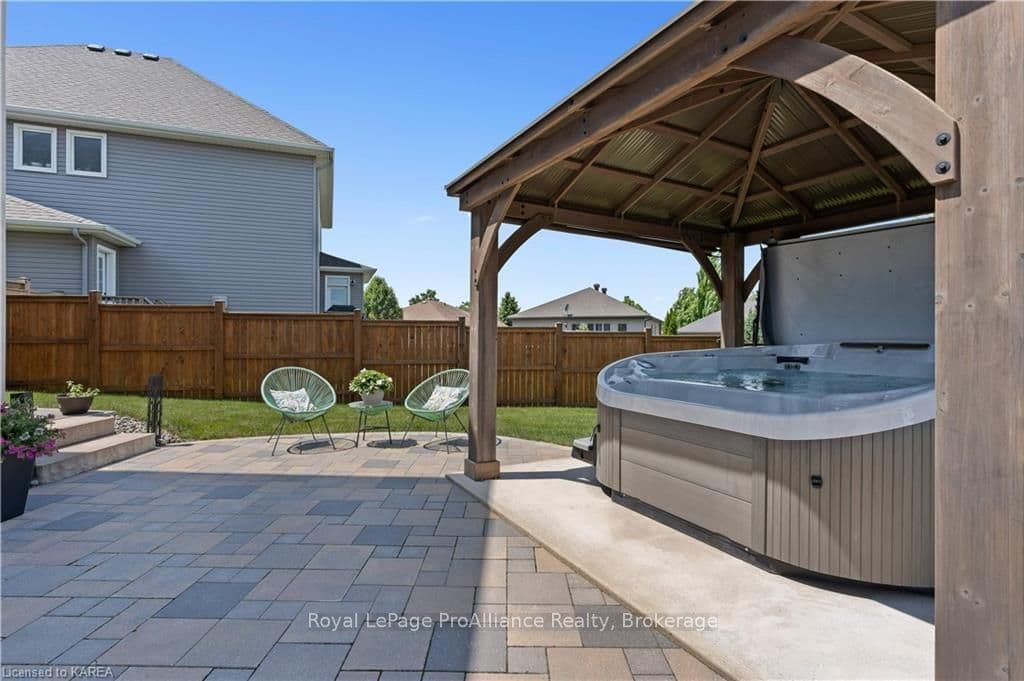 565 SAVANNAH Court photo 46
