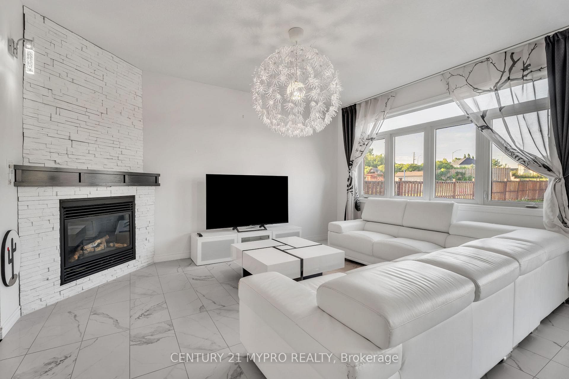 1036 Oakcrossing Road photo 5
