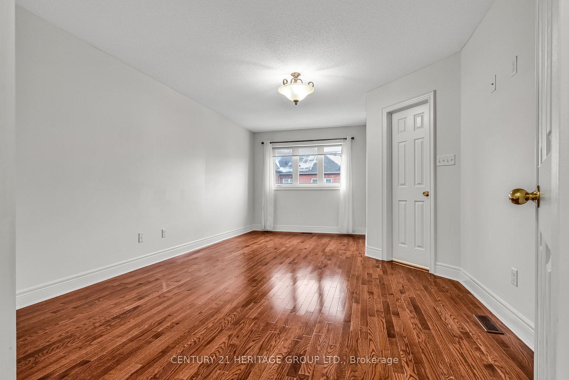 39 White Beach Crescent photo 34