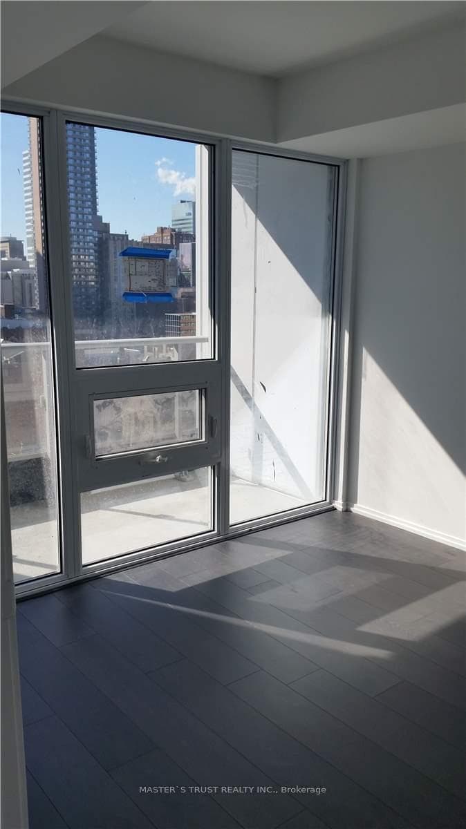 68 Shuter Street Unit 1106 photo 8
