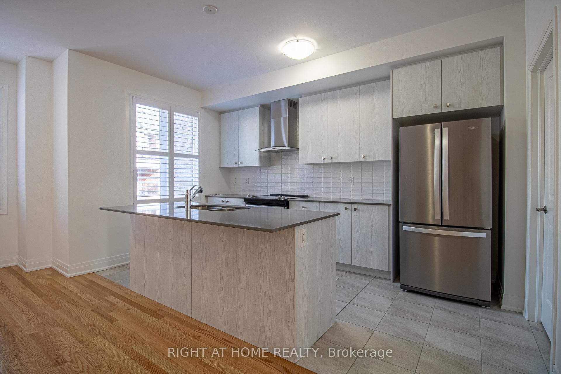 14 Waterside Way photo 13