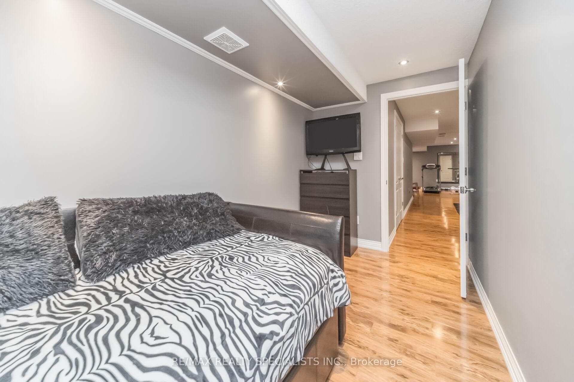 77 McMaster Road photo 43