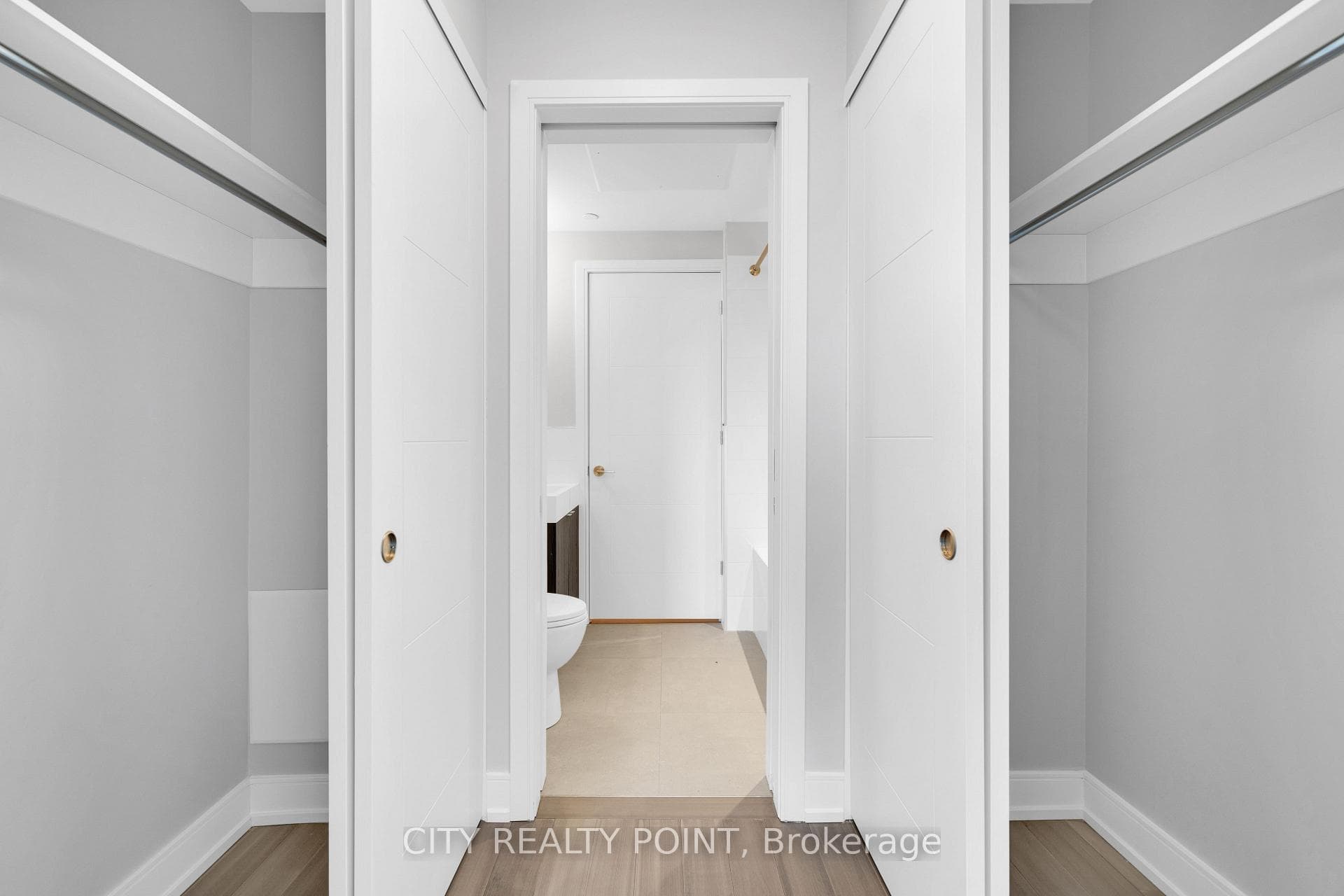 664 Spadina Avenue Unit 804 photo 9
