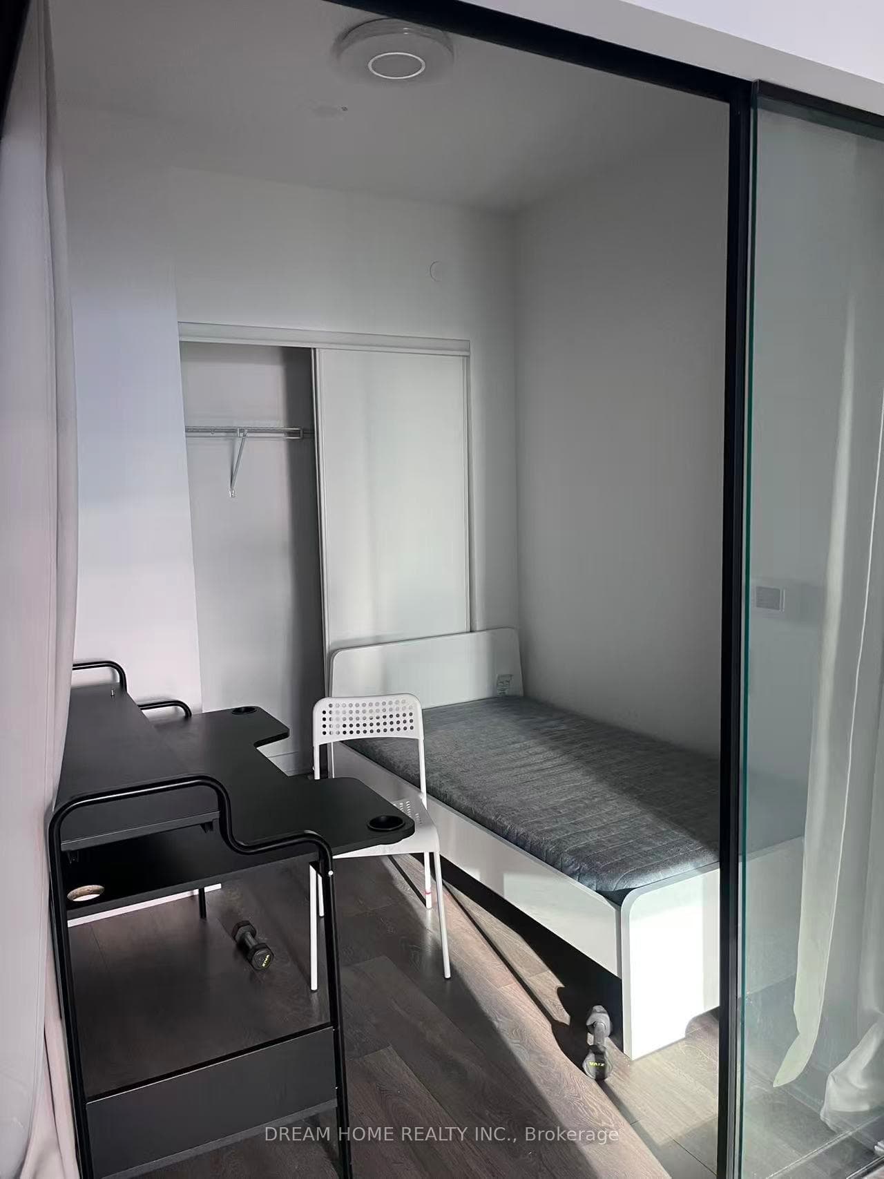 108 Peter Street Unit 1205 photo 2