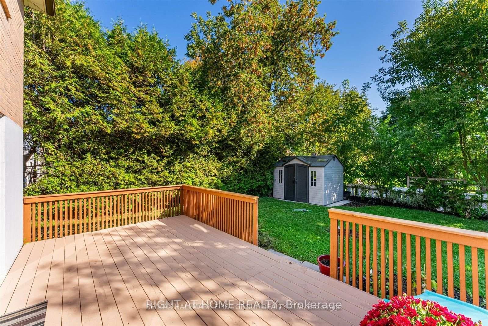 687 Balaton Avenue photo 27