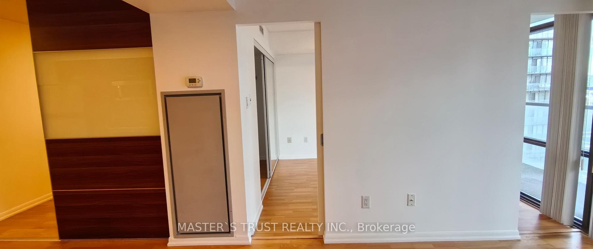 38 Grenville Street Unit 1610 photo 11