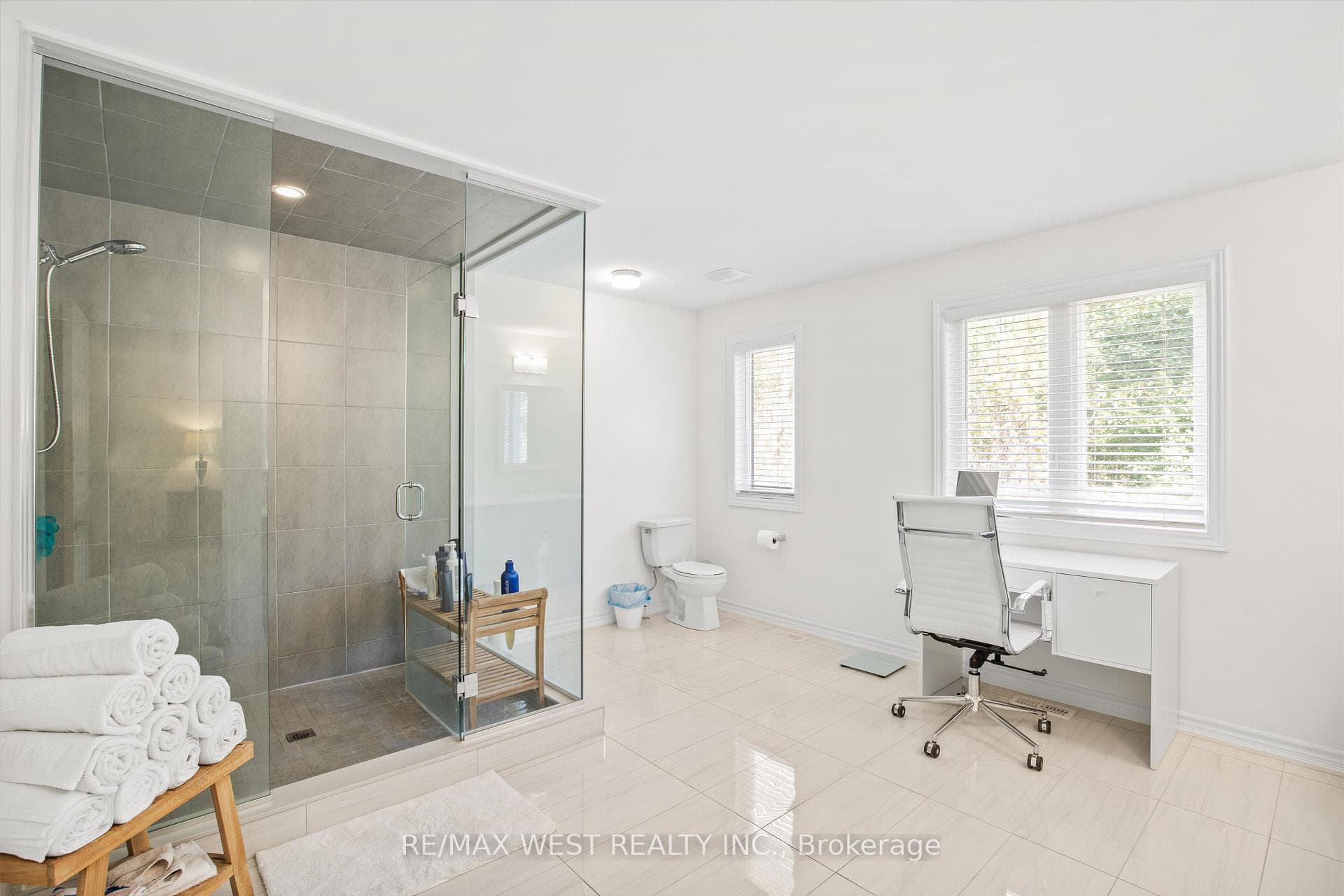 133 Mcfarlane Crescent photo 22