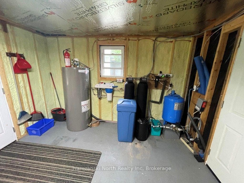 151B Du Lac Avenue photo 18