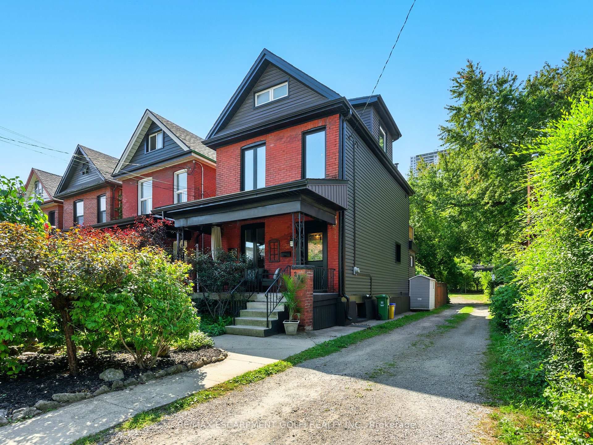 284 Cumberland Avenue photo 1