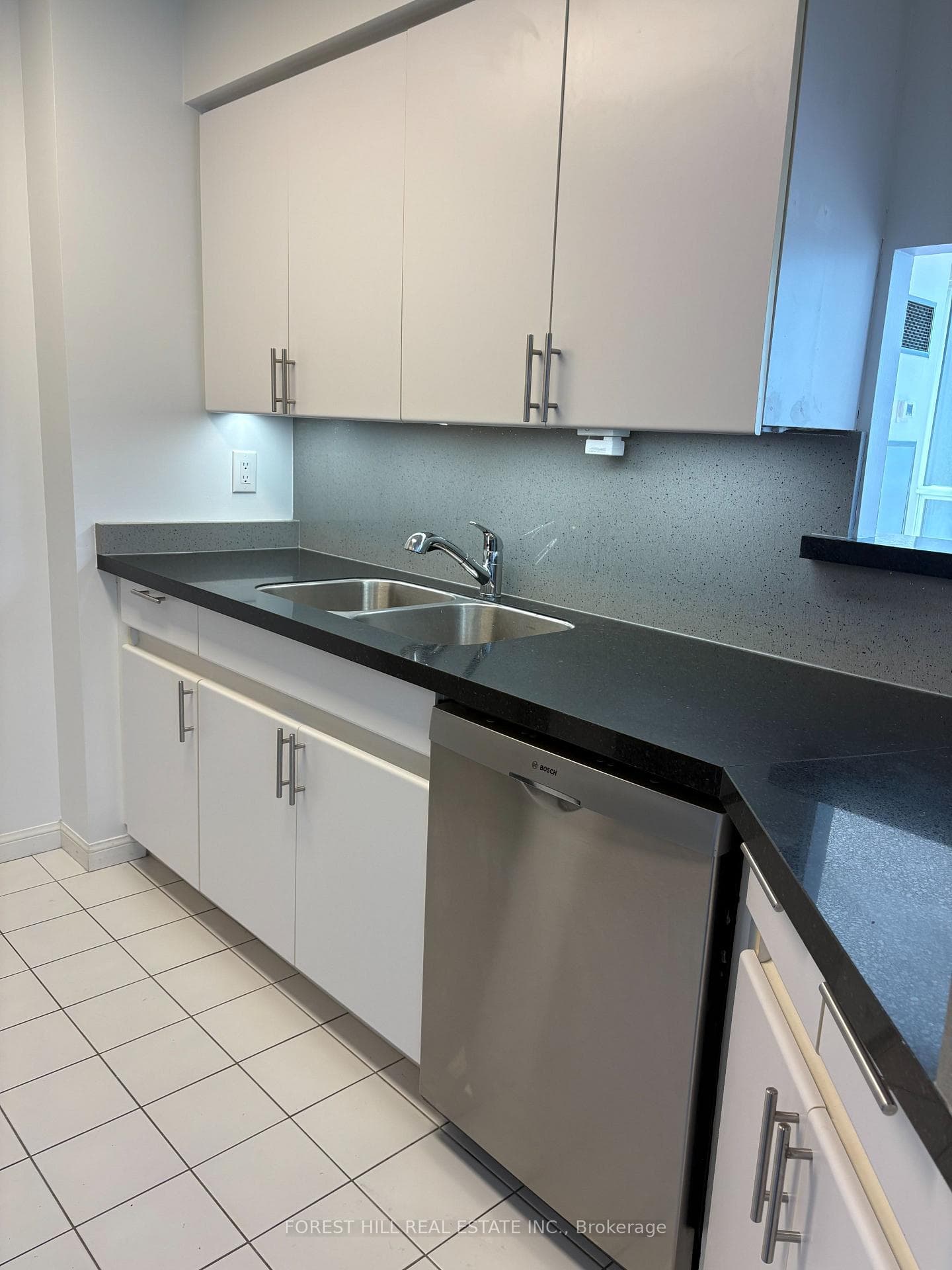 24 Wellesley Street Unit 2103 photo 17