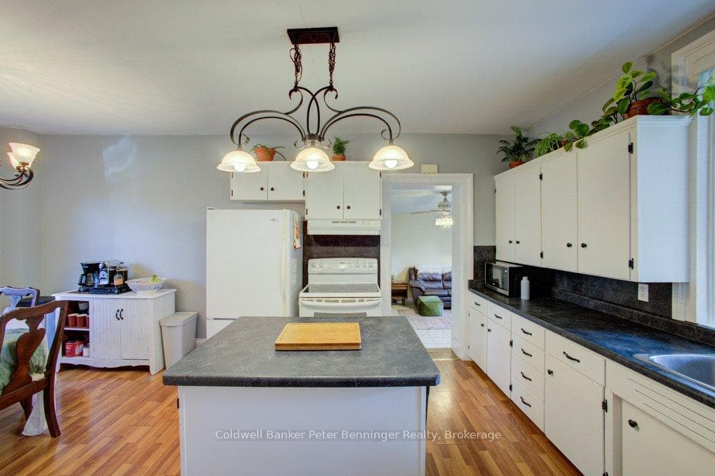 214 Inkerman Street photo 11