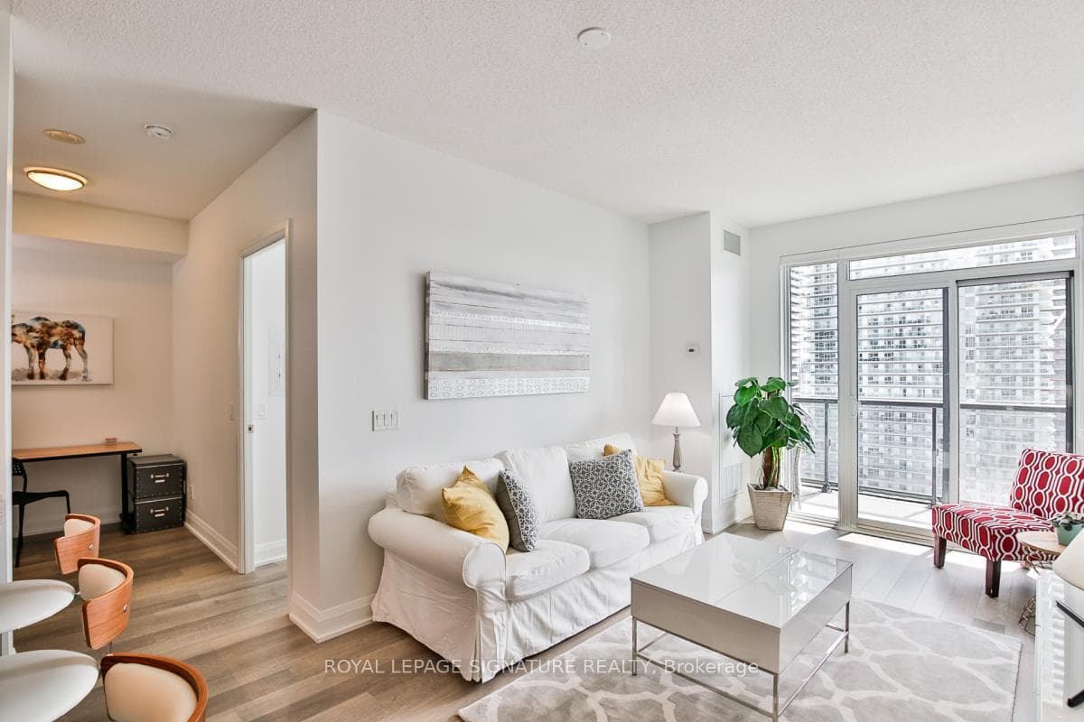 56 Annie Craig Drive Unit 2104 photo 2