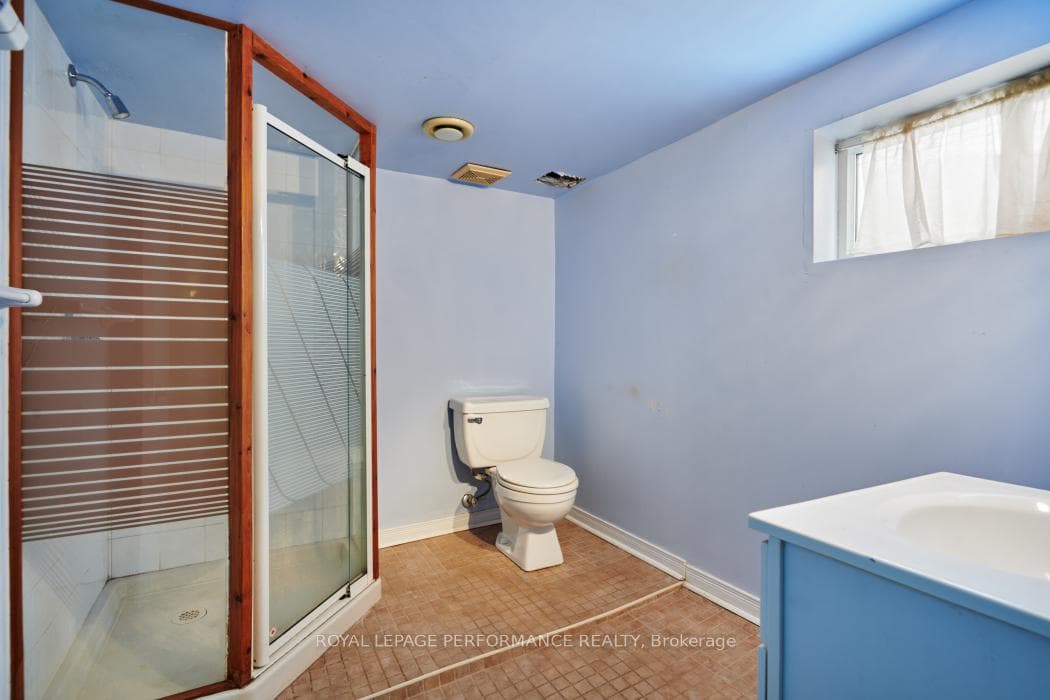813 Walkley Road photo 31