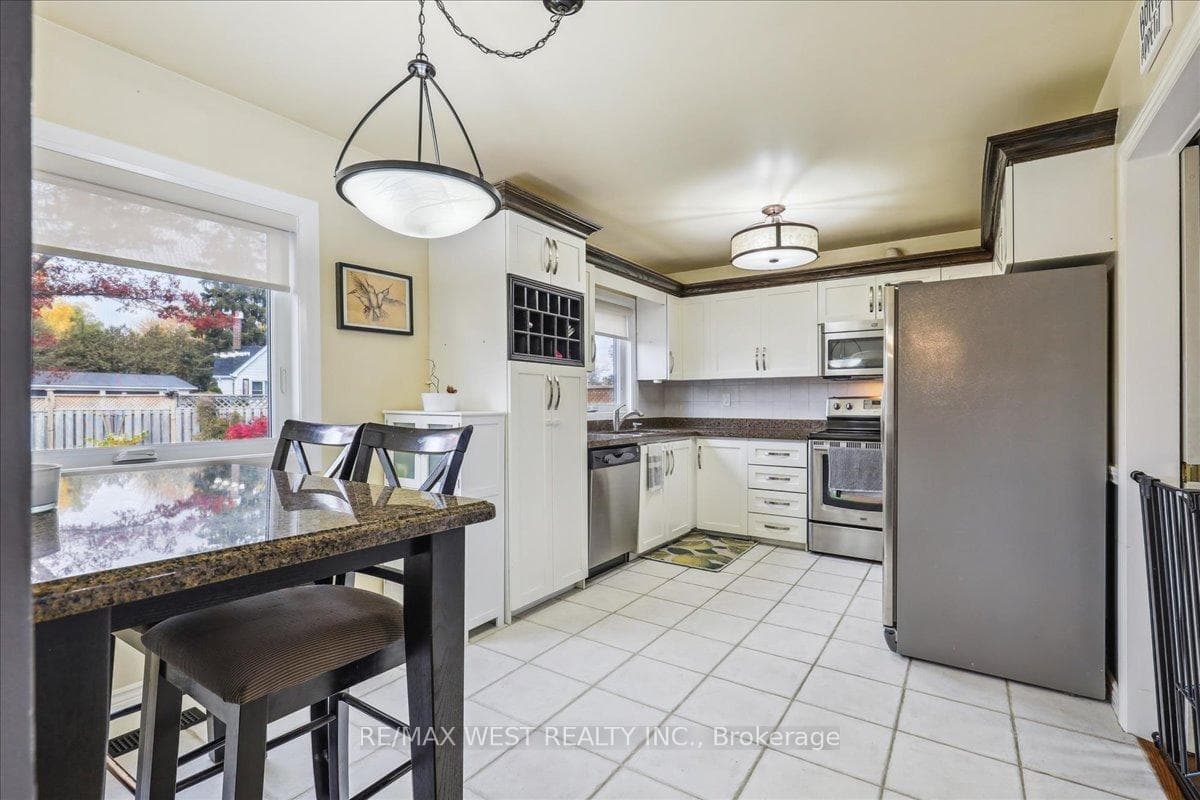 1502 Streamside Court photo 5
