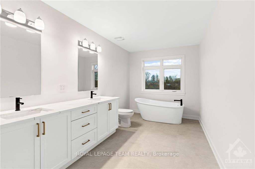 131 CASSIDY Crescent photo 22