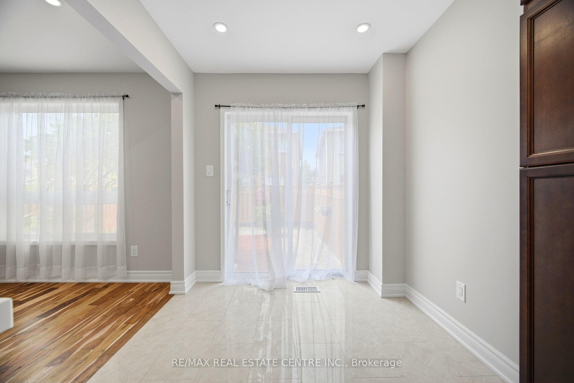 31 Spicebush Terrace photo 18