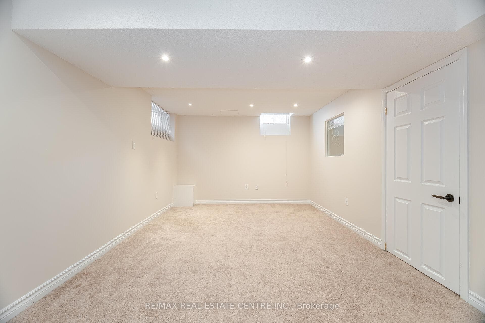2021 Redstone Crescent photo 36