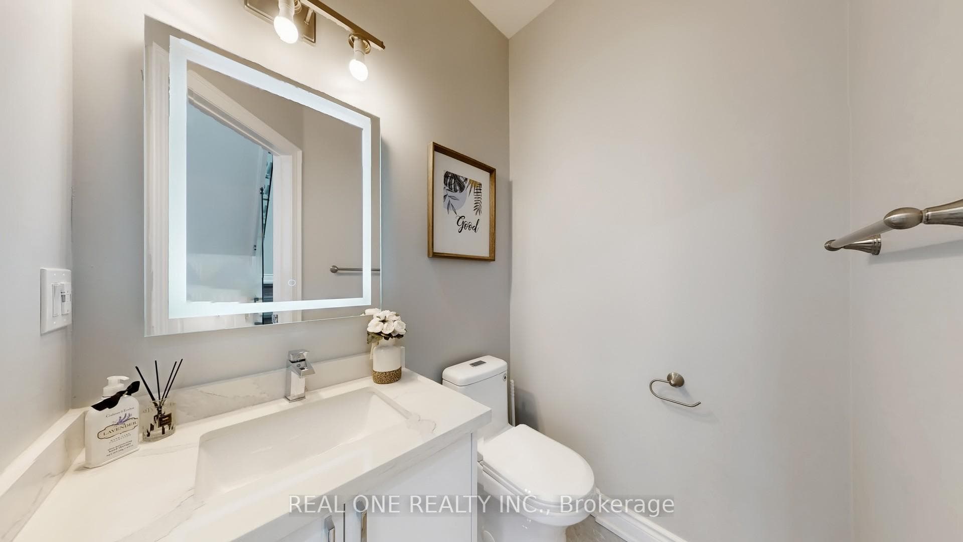 28 Todman Lane photo 17