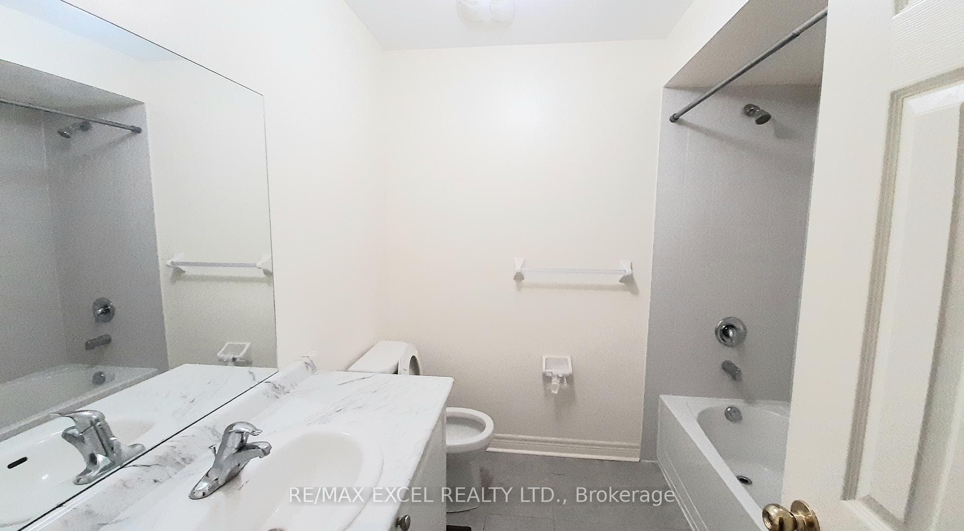 144 Greenwood Road photo 11