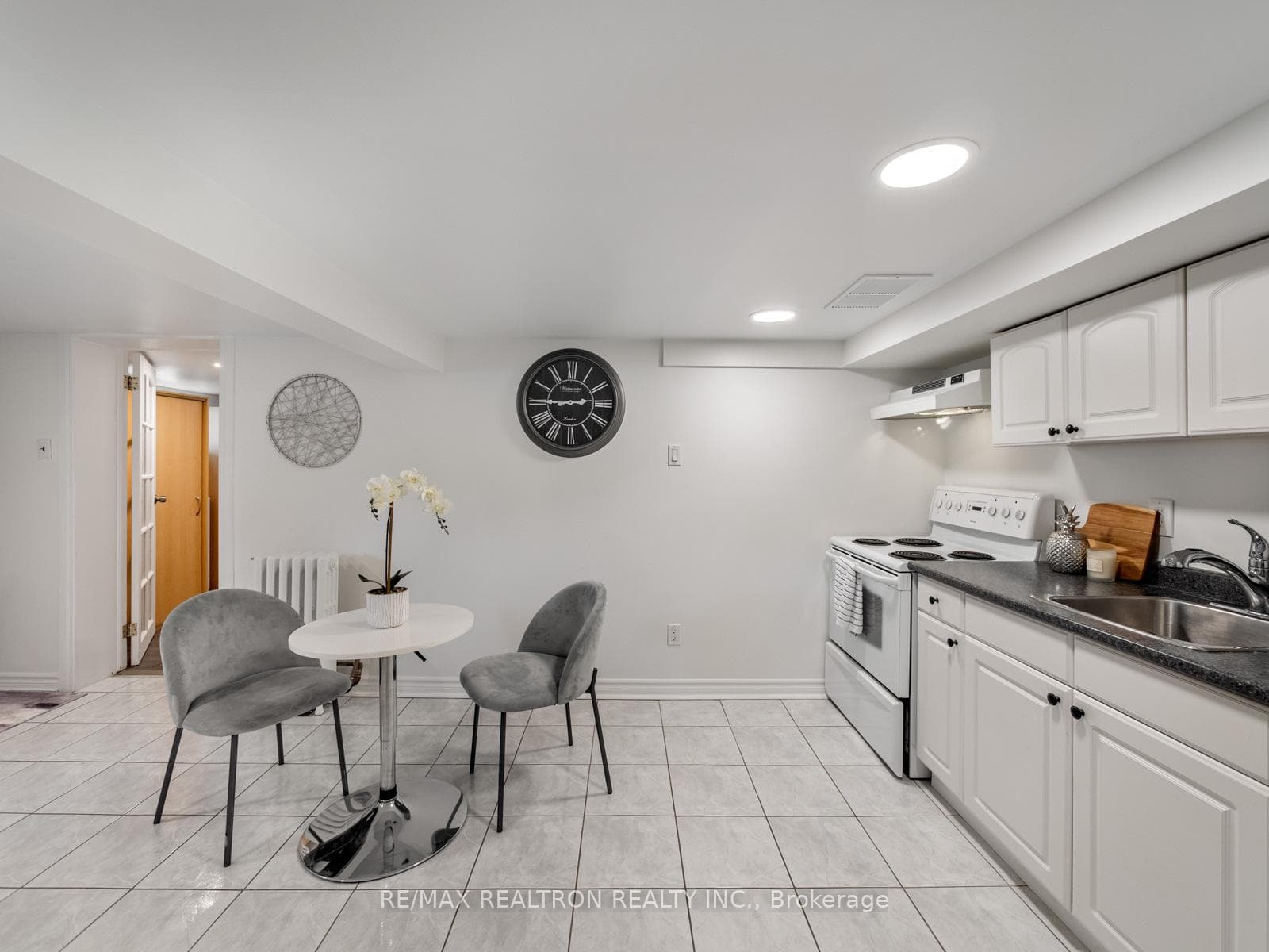 585 O'Connor Drive photo 22