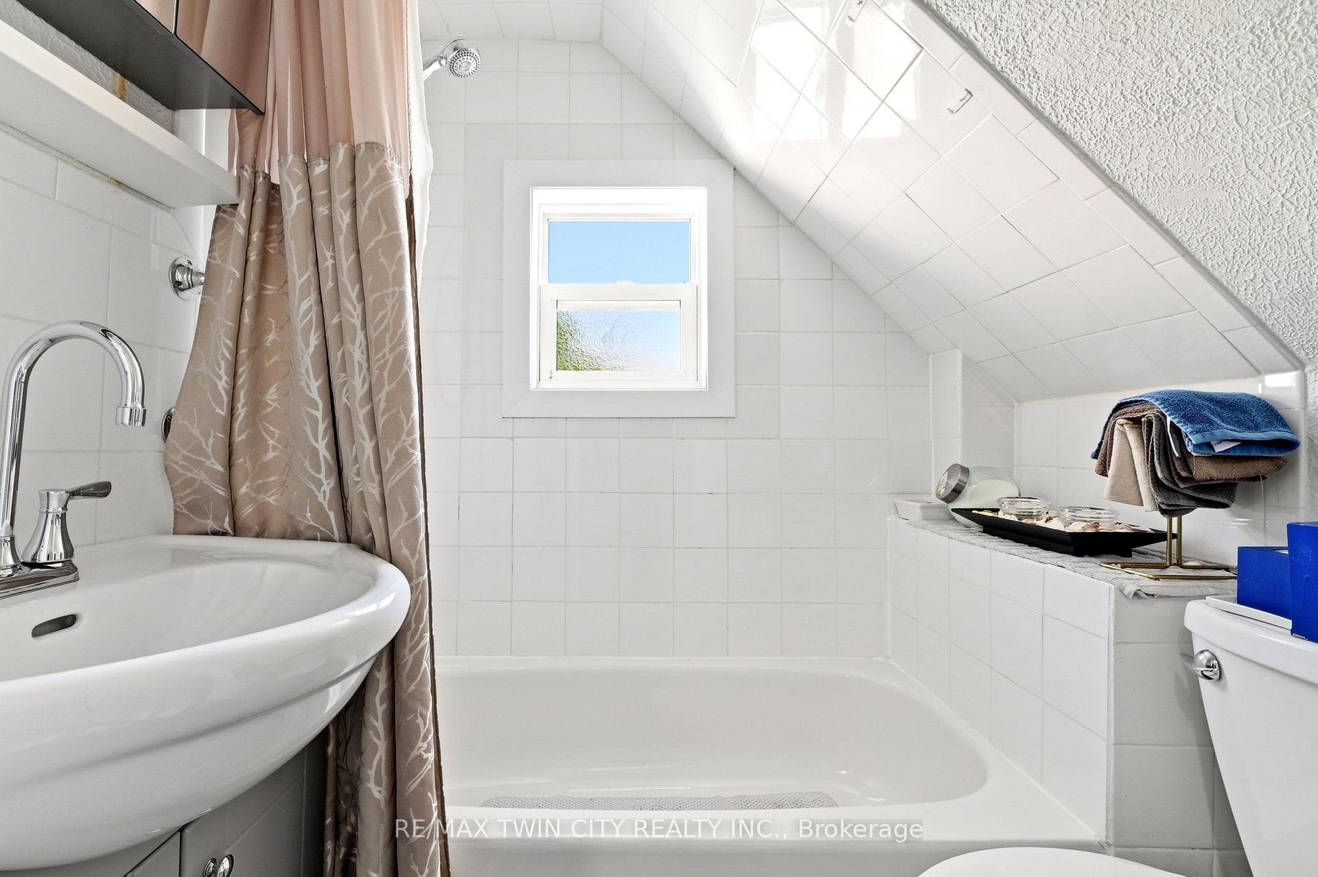 23 Britannia Avenue photo 21