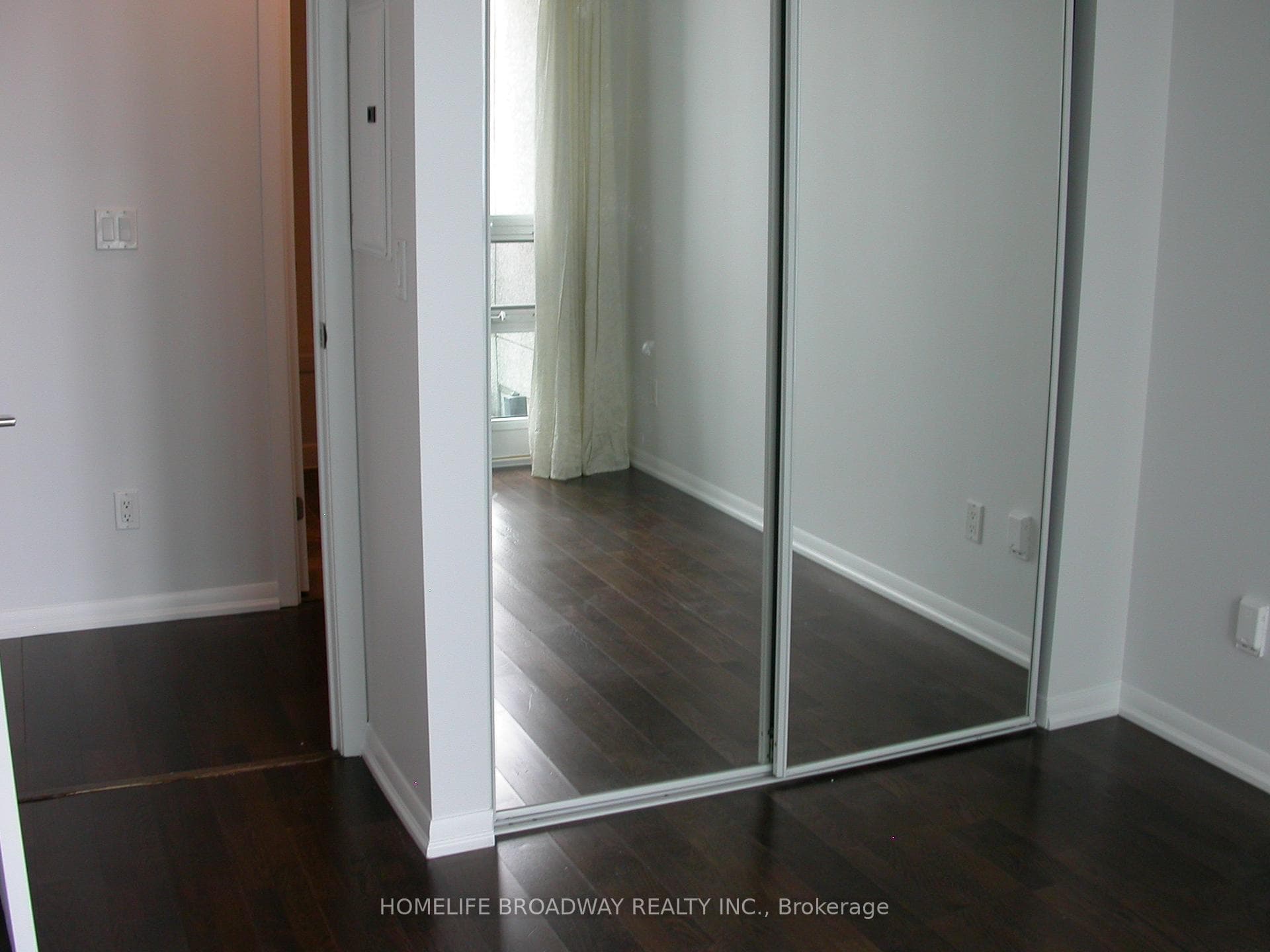 215 Fort York Boulevard Unit 2709 photo 11