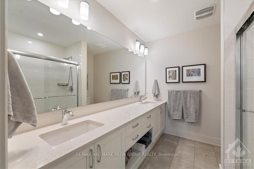 315 ELIZABETH COSGROVE Unit 303 photo 19