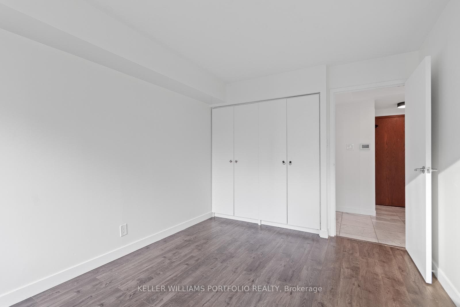 10 Yonge Street Unit 2212 photo 7