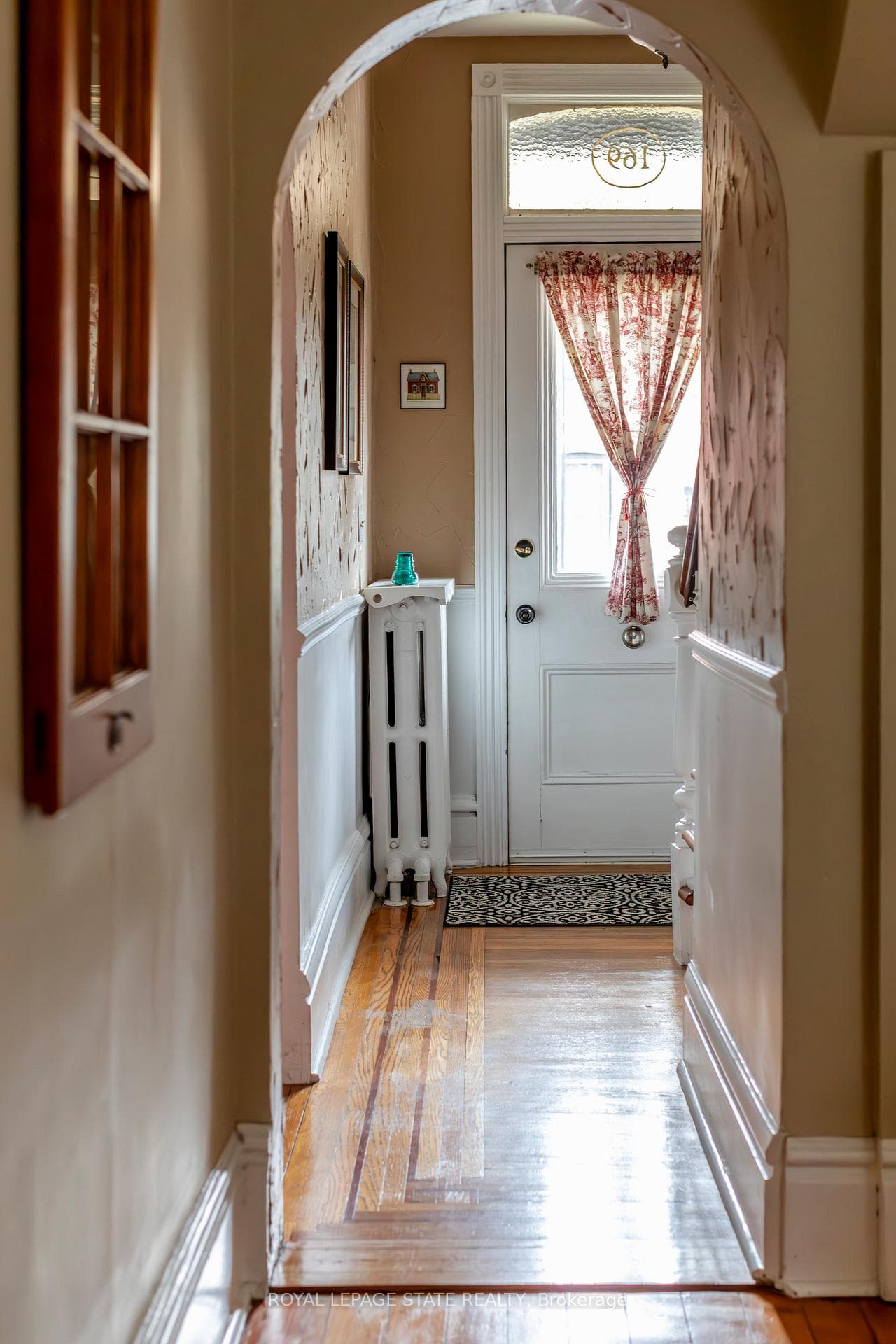 169 Robinson Street photo 3