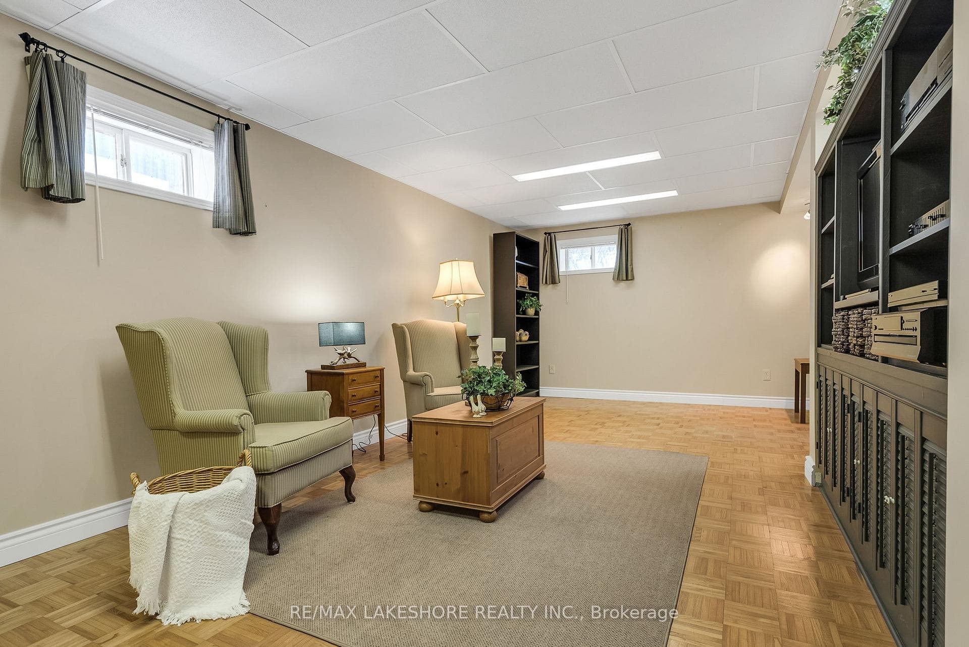 103 Peacock Boulevard photo 25
