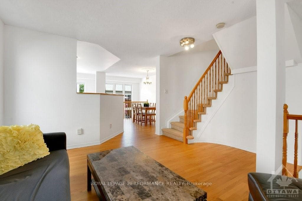 117 DUNTROON Circle photo 5