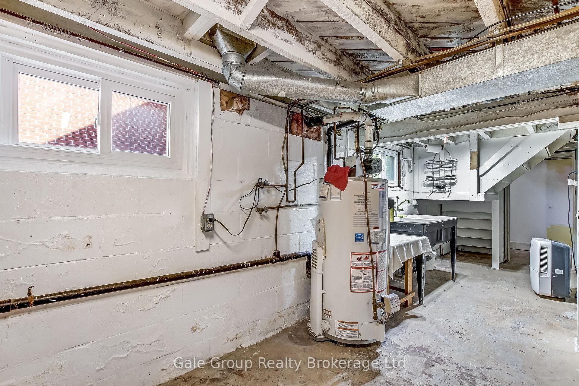 457 Brant Street photo 16