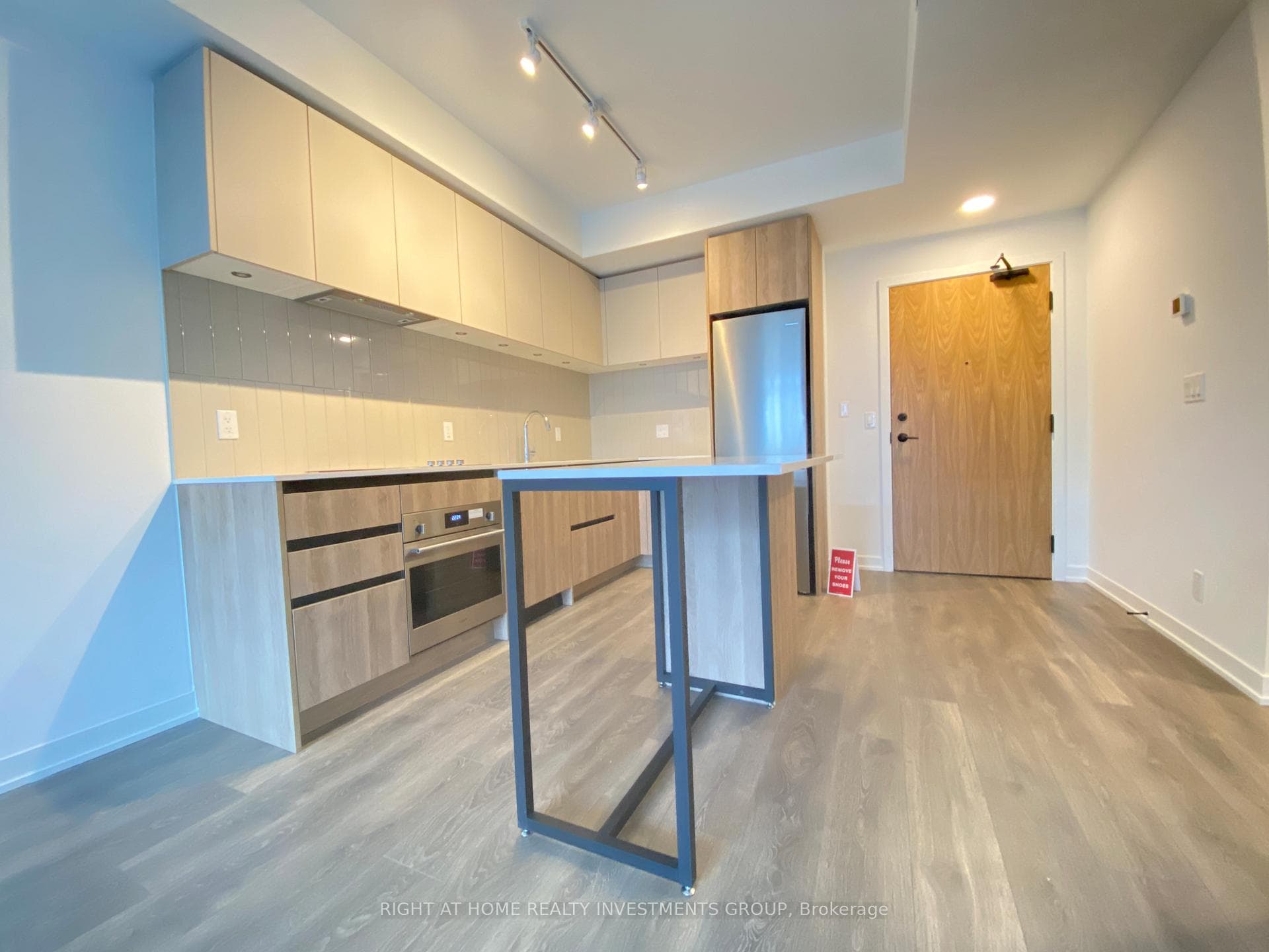 7950 Bathurst Street Unit 427 photo 4