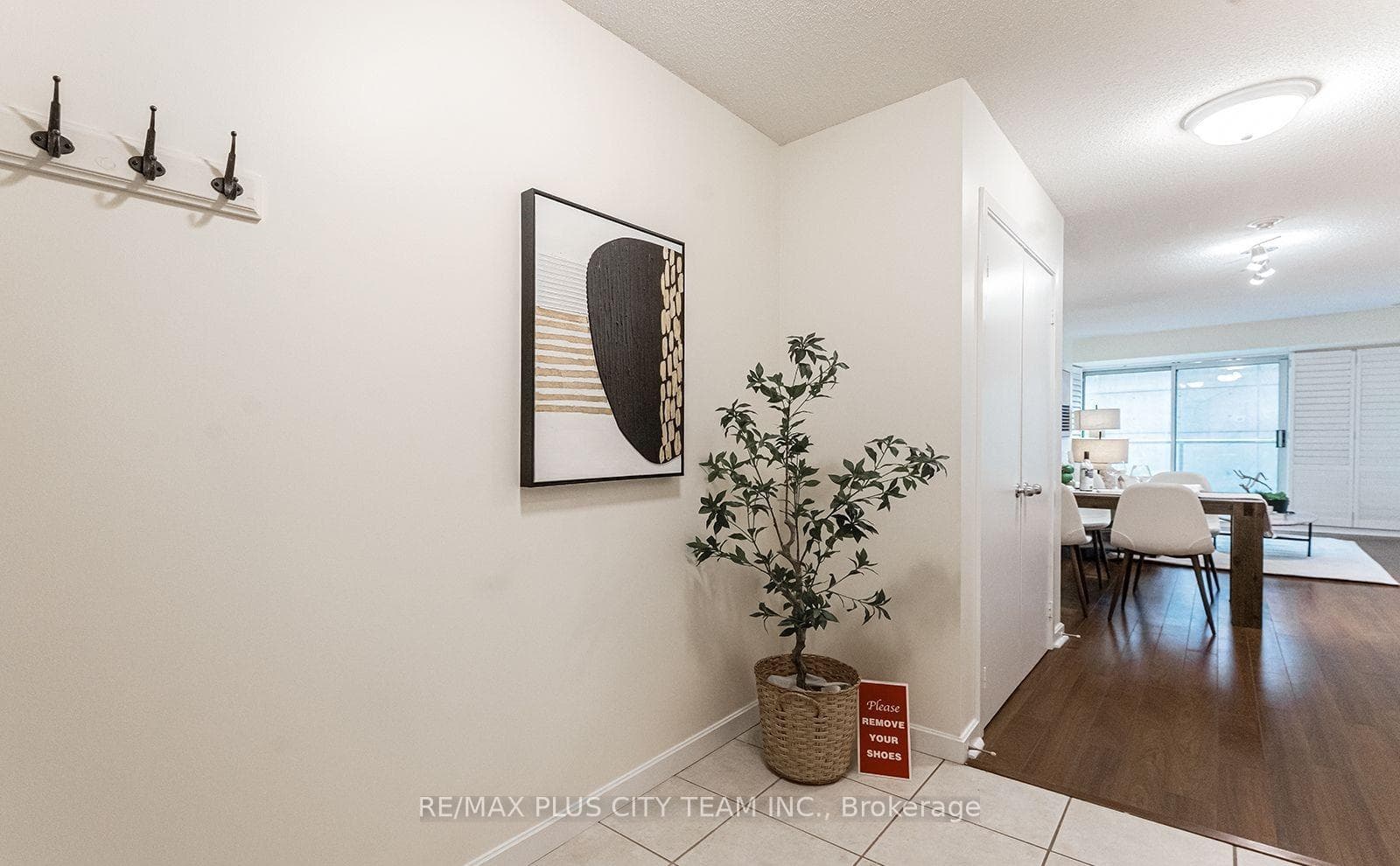8 Park Road Unit 1716 photo 3