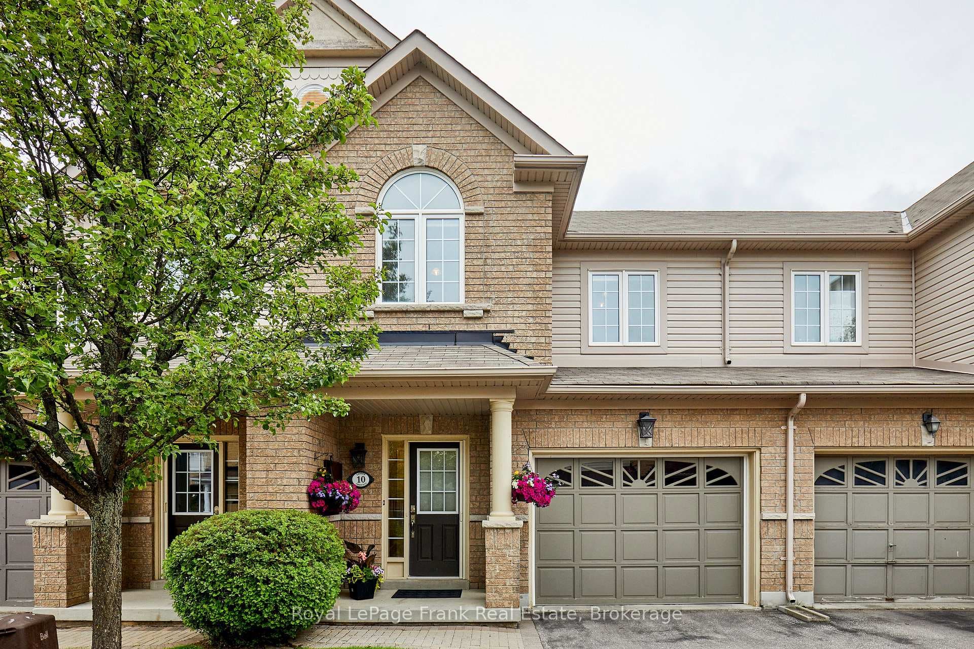 10 Lander Crescent photo 1