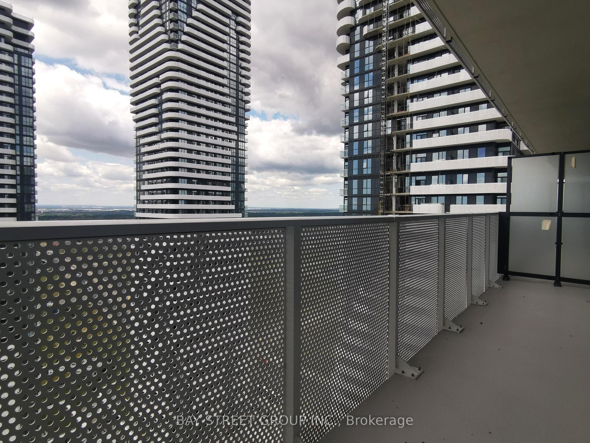 28 Interchange Way Unit 3616 photo 5