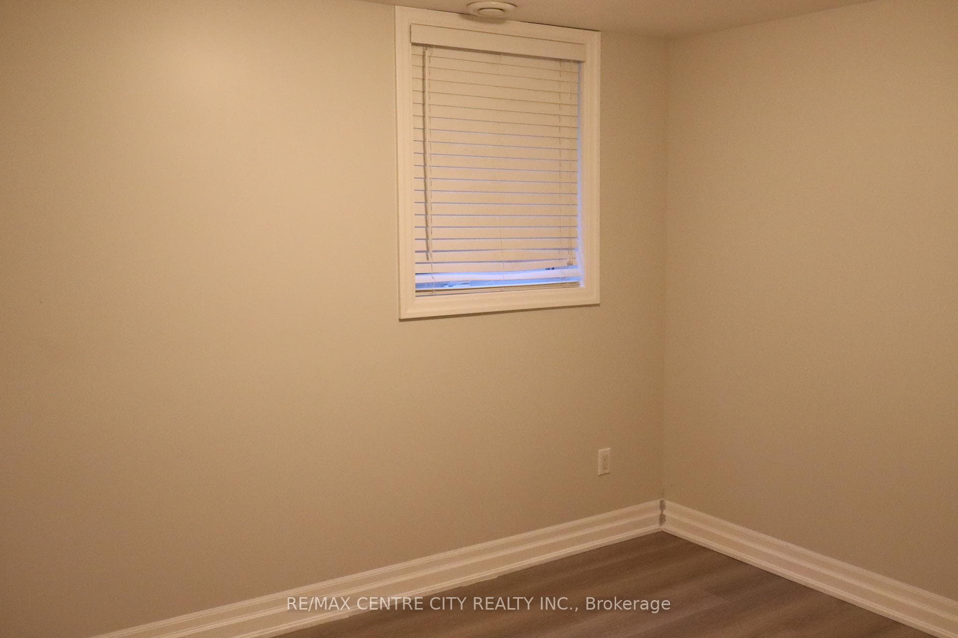 83 Britannia Avenue photo 6