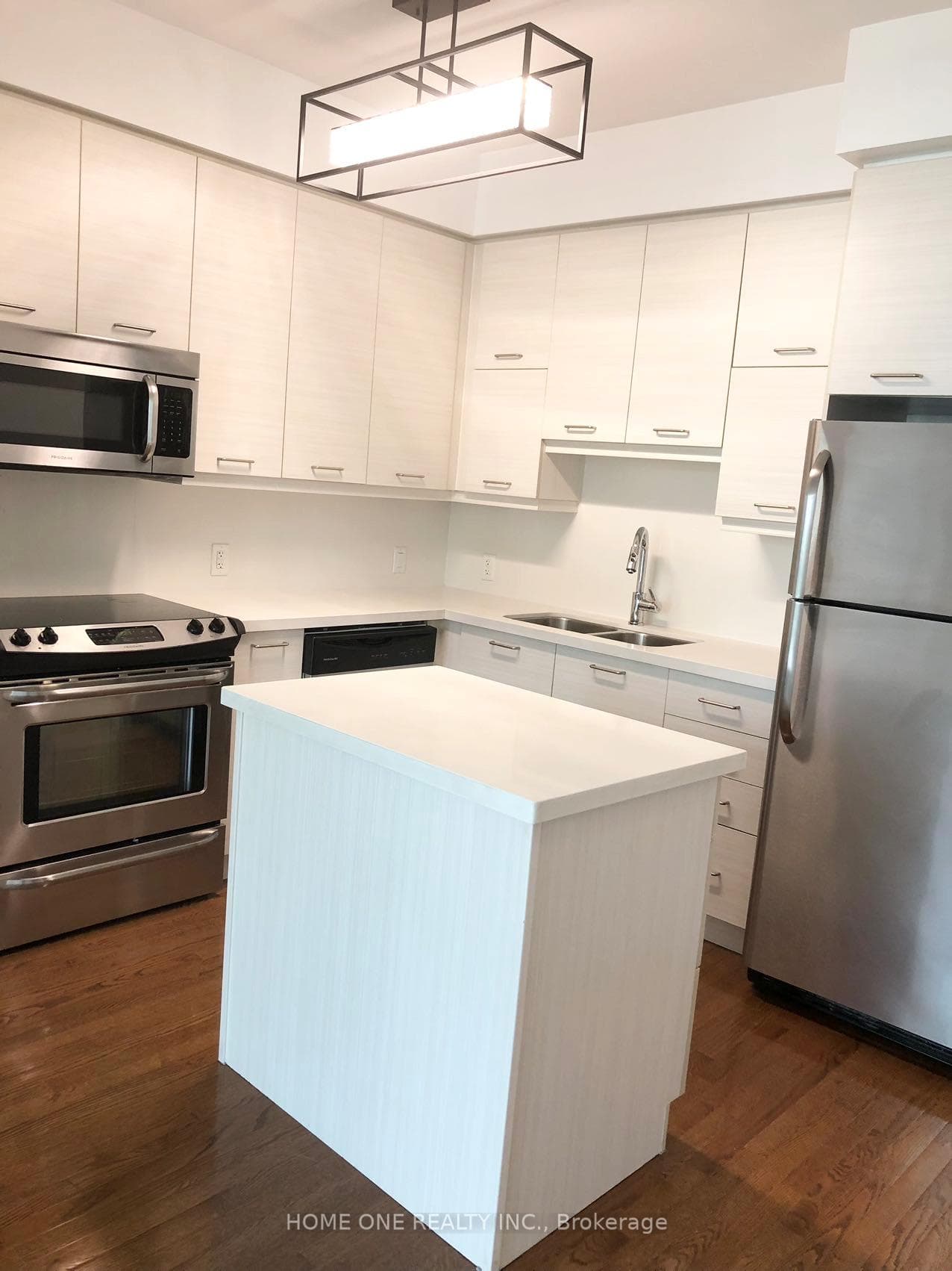 26 NORTON Avenue Unit 1011 photo 11
