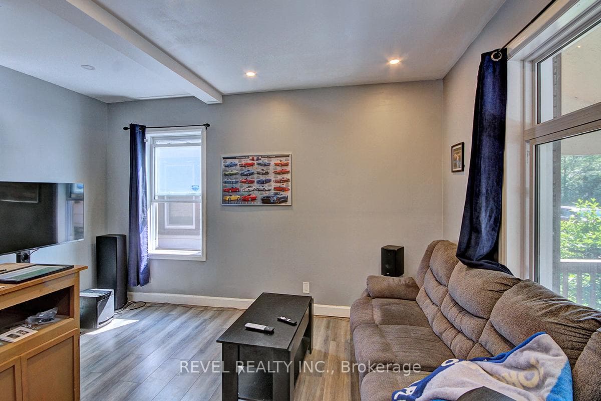 322 Mornington Avenue photo 5
