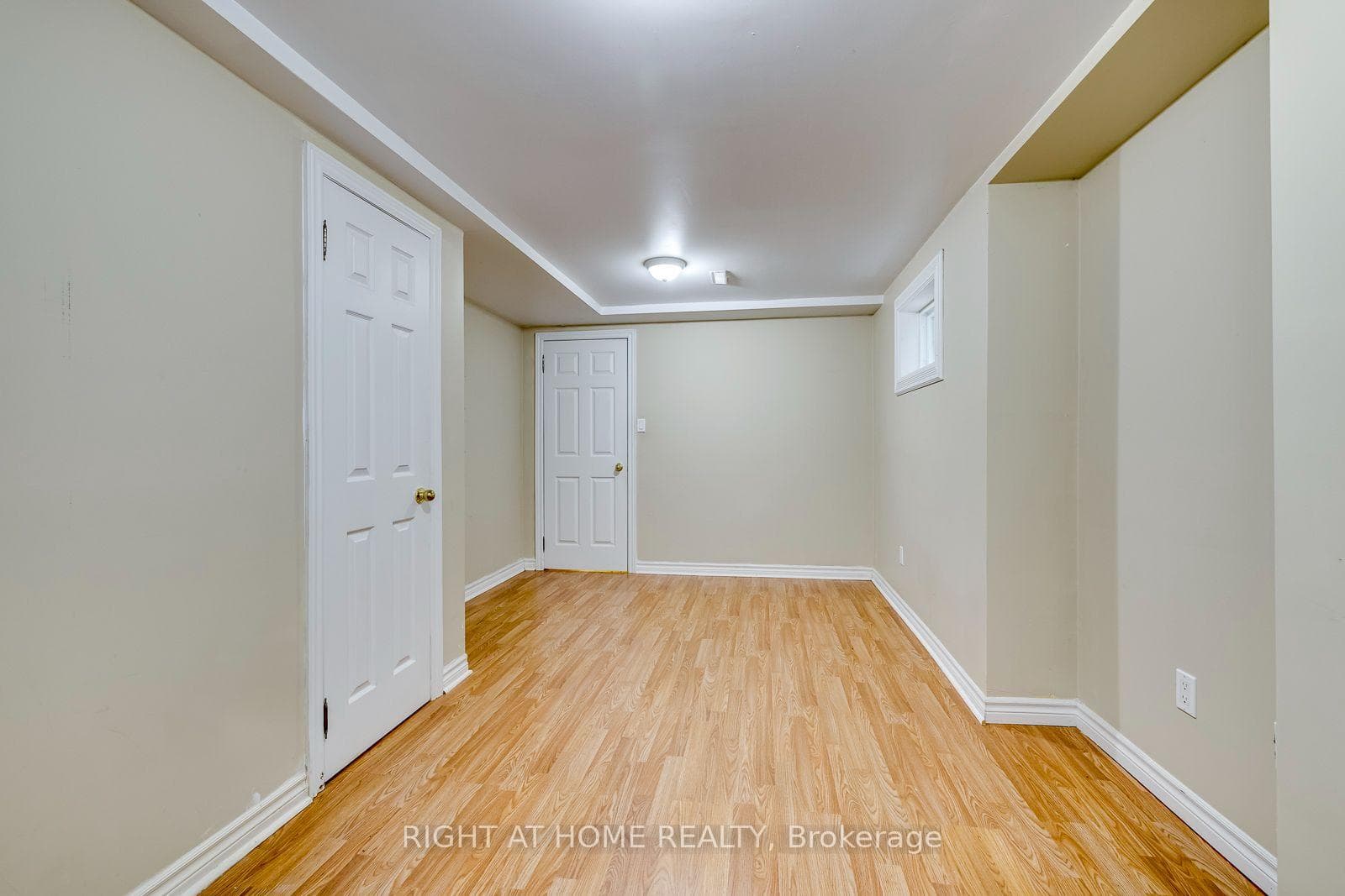 1025 Vanier Drive photo 32