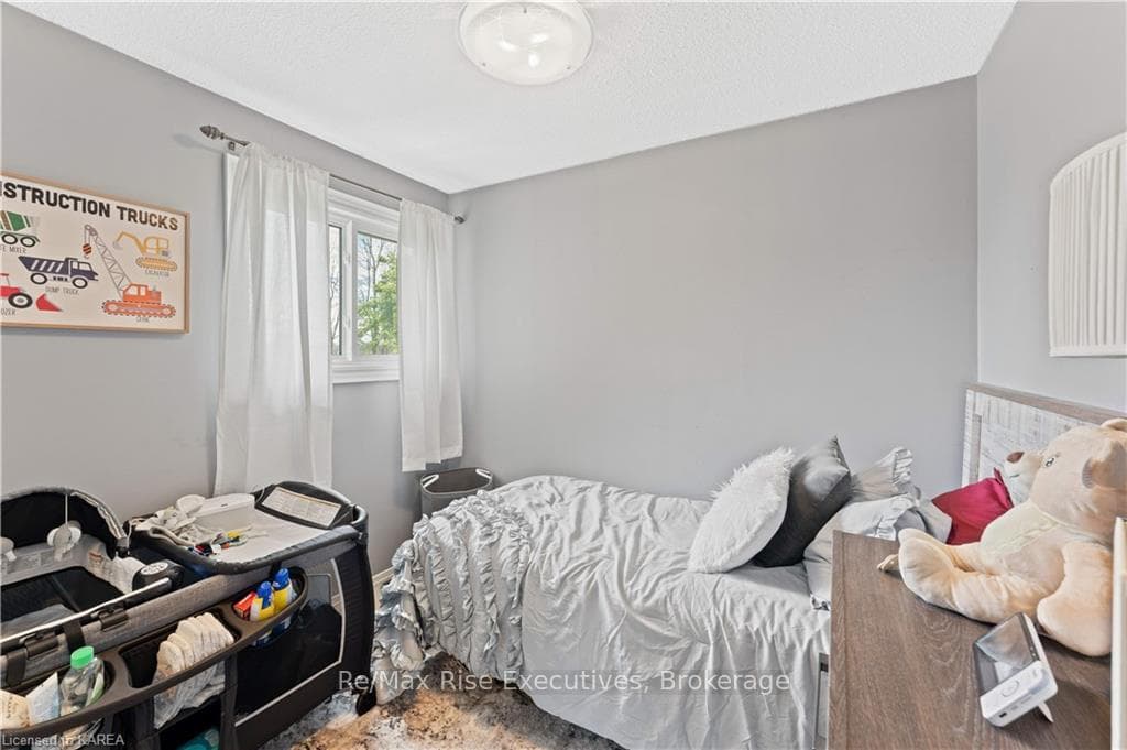 981 LOMBARDY Street photo 30