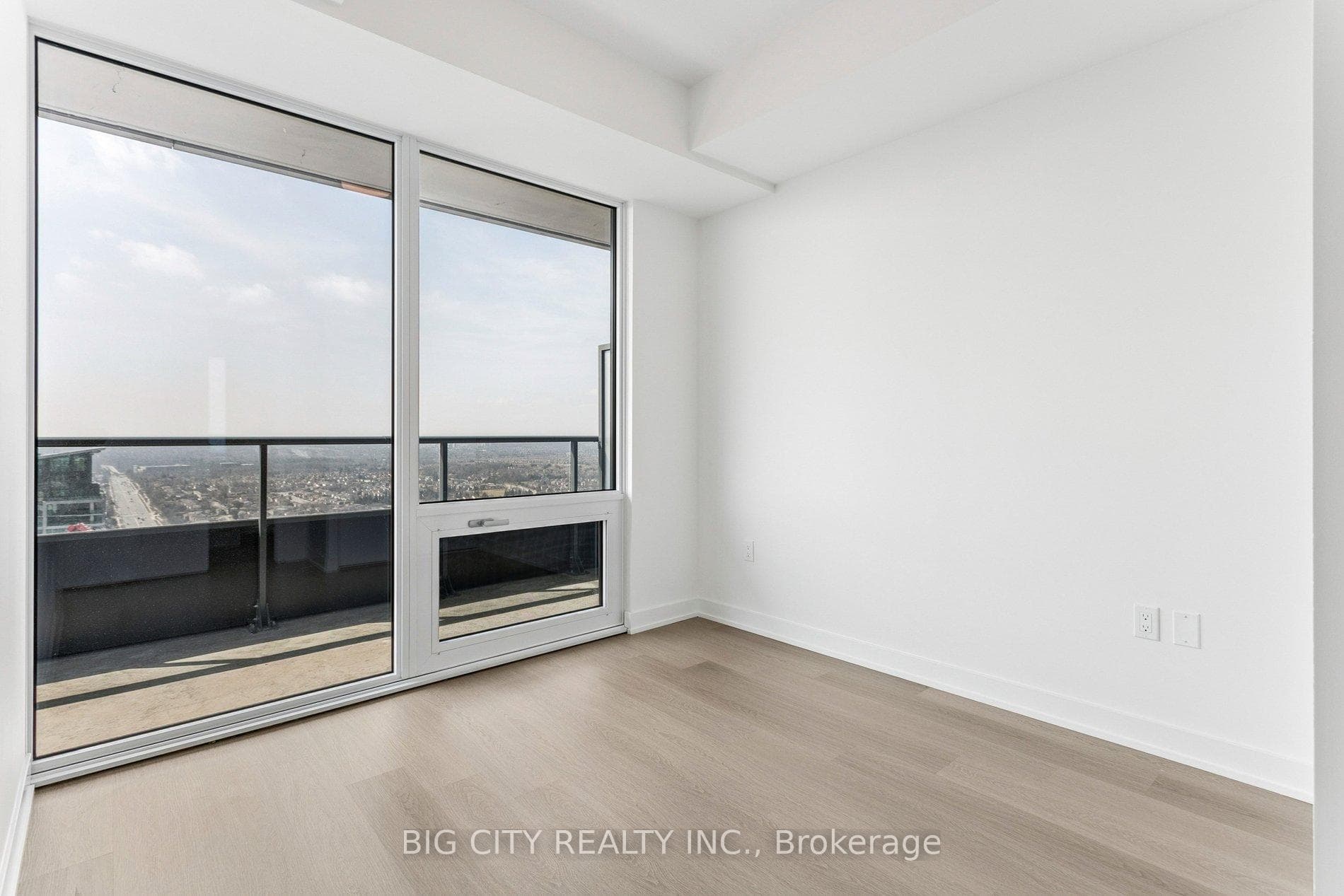 448 Burnhamthorpe Road Unit 4501 photo 12