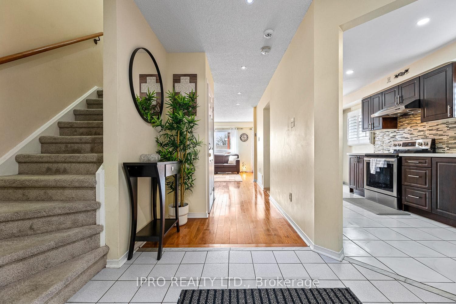 127 Meadowlark Drive photo 4