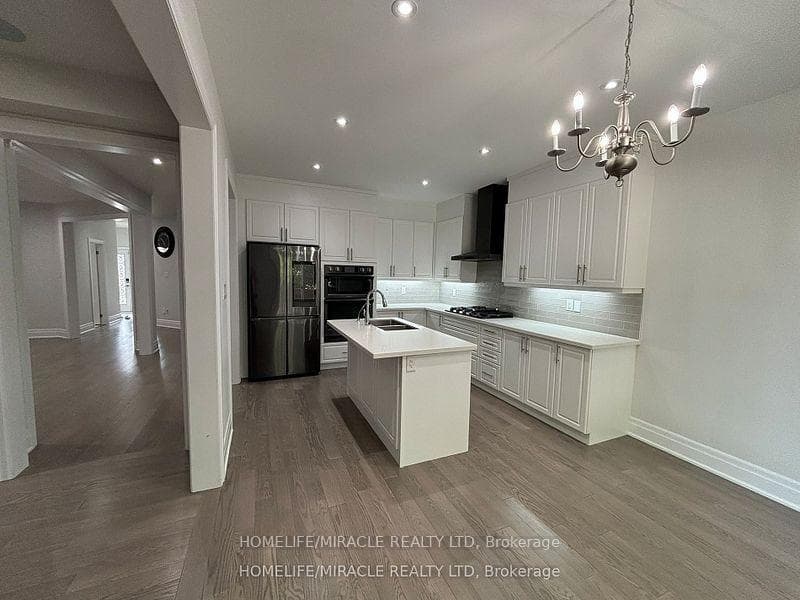 17 Rosewell Crescent photo 8