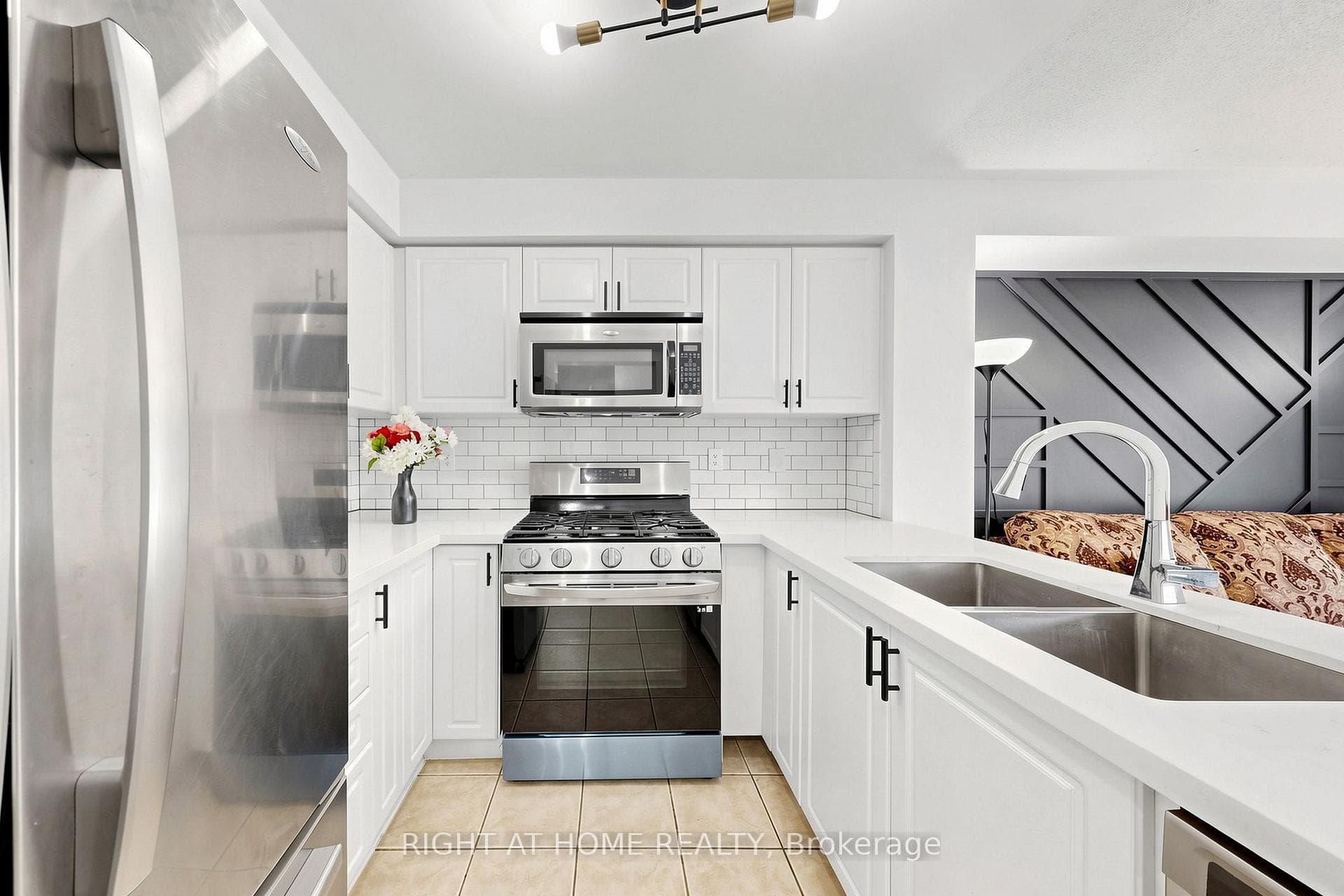 7 Macmillan Avenue photo 18